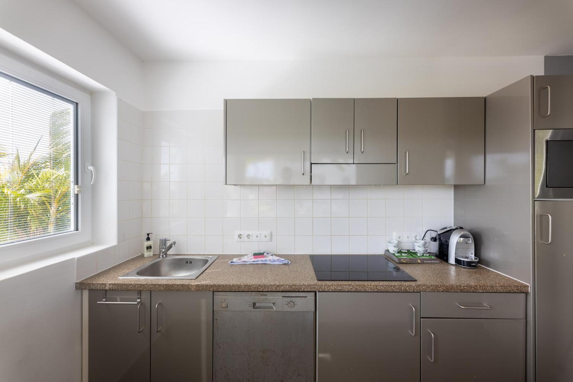 Palm Crest Apartment Jan Thiel Екстериор снимка